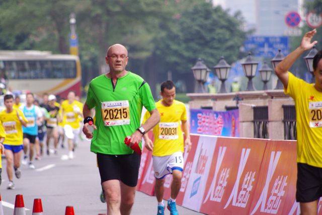 Guangzhou (Halb-) Marathon 2012 - Fast im Ziel